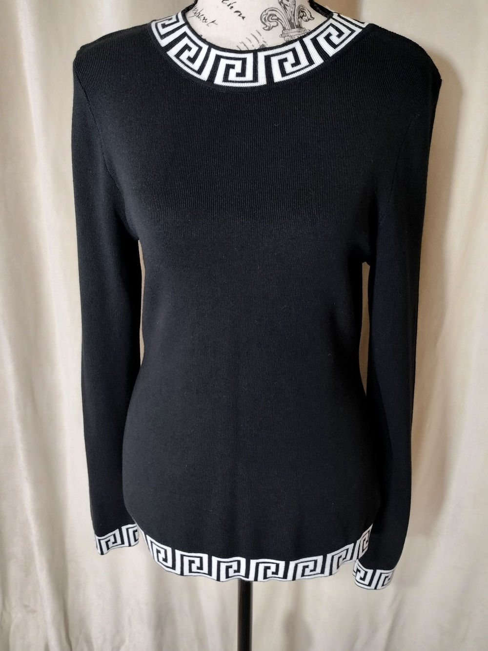 Jolie & Joy Women's Black Crewneck Sweater w/White Greek Key Trim. Size XL